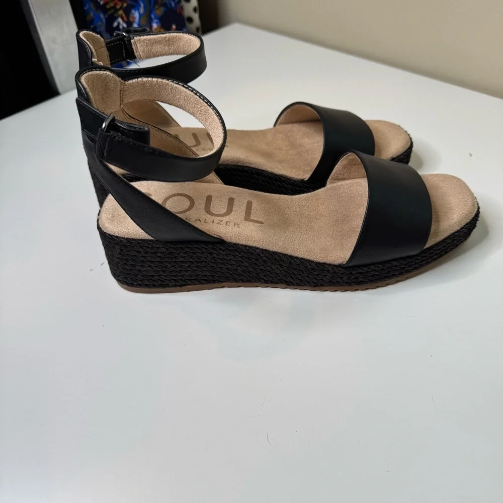 SOUL Naturalizer Gloria Black wedge sandals size NWOT